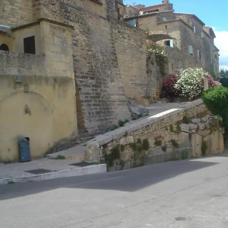 Locastillon Bed & Breakfast *