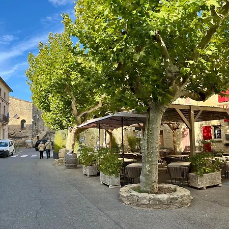 住宿加早餐酒店 Locastillon