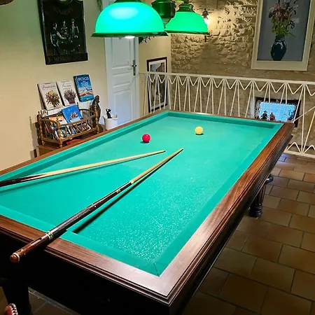 Locastillon 住宿加早餐酒店