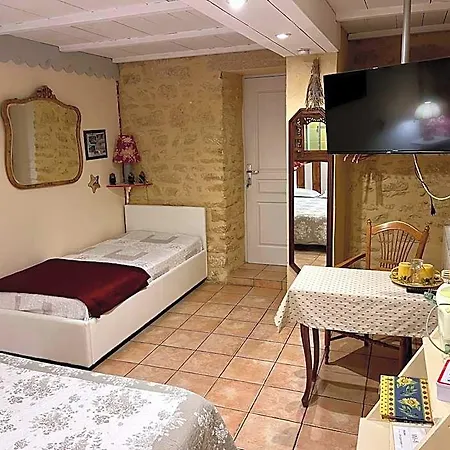 Bed & Breakfast Locastillon 3*