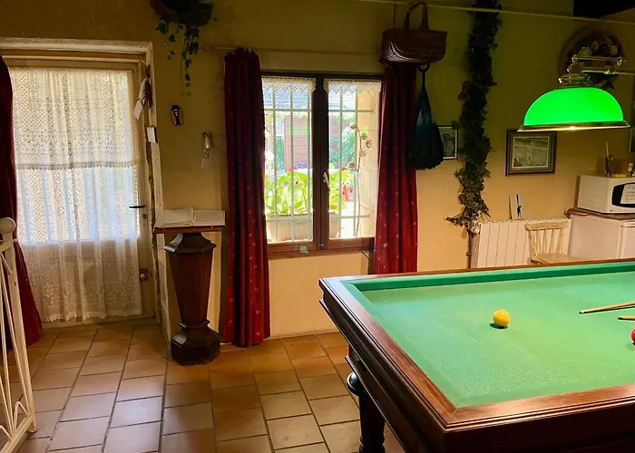 Locastillon Nocleg ze śniadaniem 3*