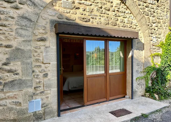 Locastillon Nocleg ze śniadaniem 3*